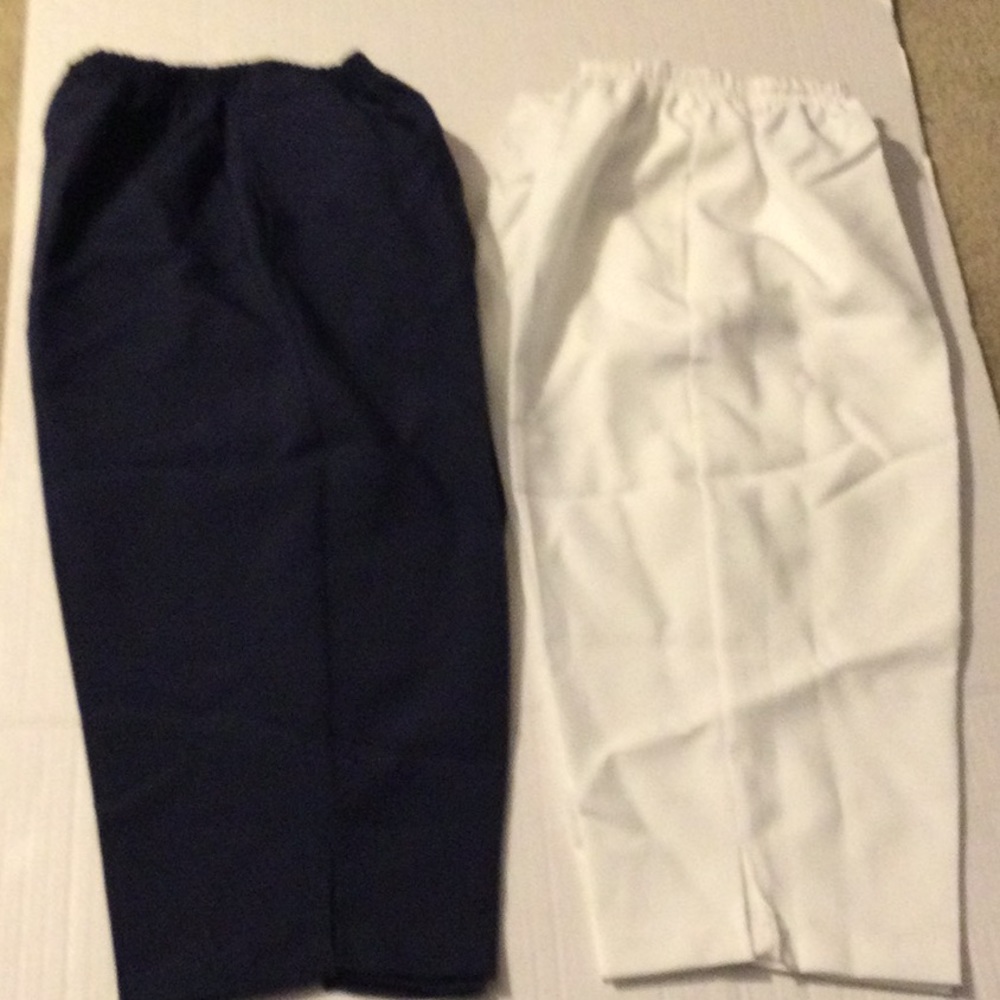 Women’s Capri Navy and White Size Small